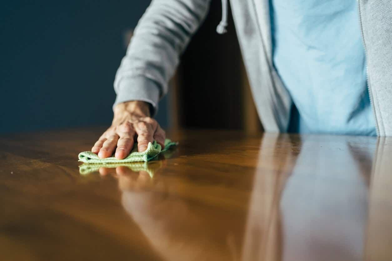 OG image for houten-tafels-schoonmaken