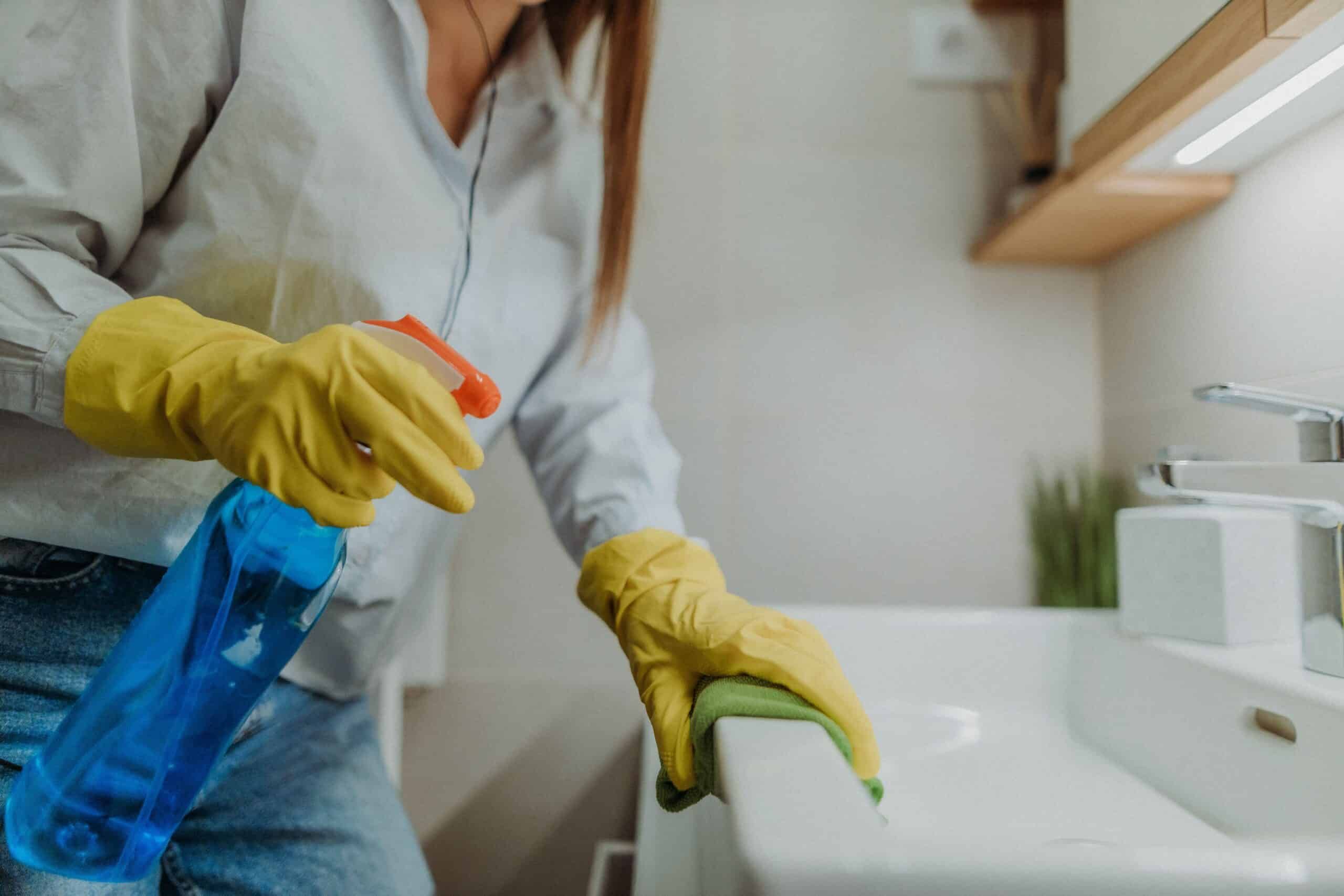 OG image for zeepresten-verwijderen-uit-badkamer